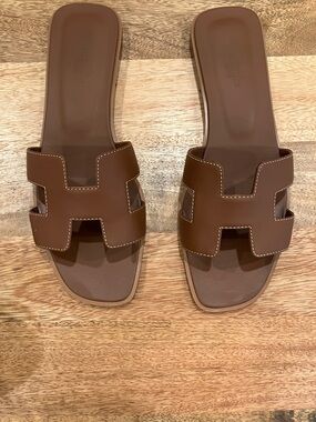 Hermes Women’s Brown Oran Leather Slide Sandals size 40